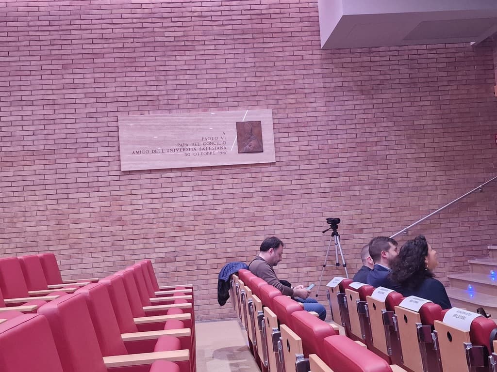 Aula Magna · pubblico in attesa